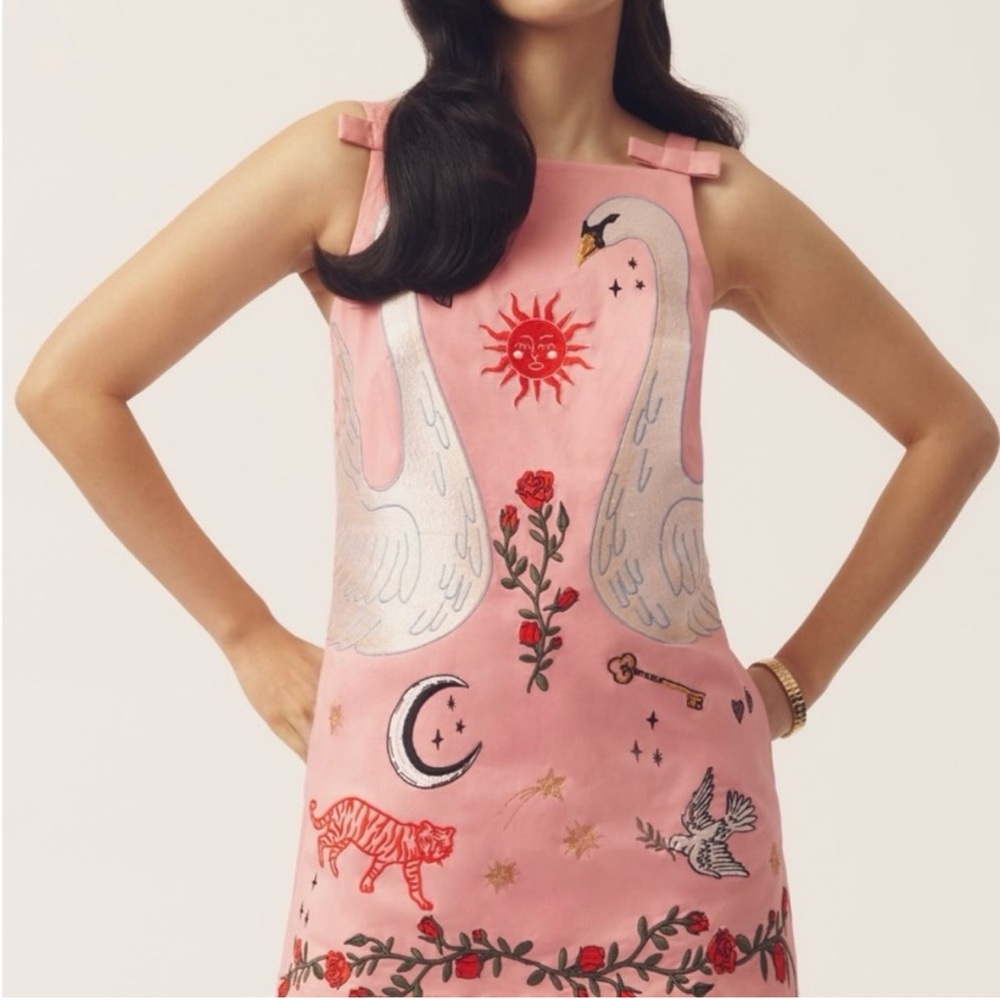 NWT Anthropologie Maeve Pink Swan Embroidered Mini Shift Dress. Women’s Size XS.